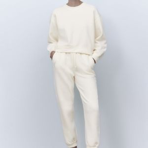 ZARA LOUNGE SET plush joggers ans sweatshirt  set